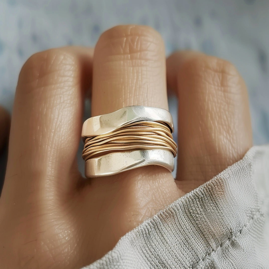 Entrelaçé - Bague en argent avec fil d'or