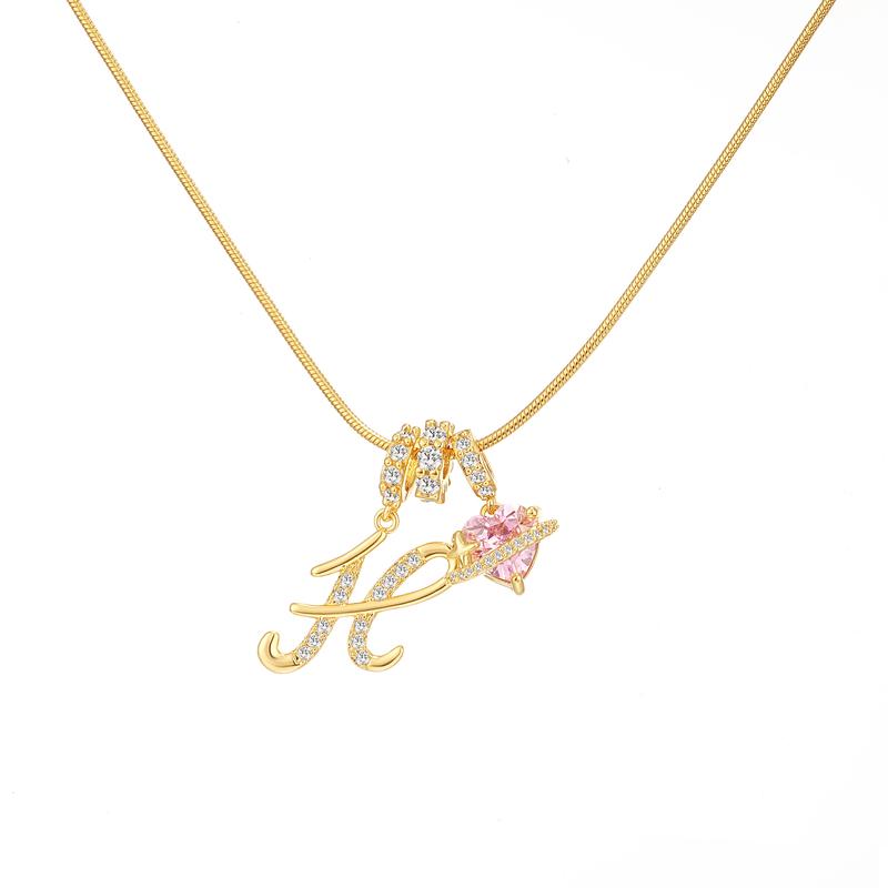 Collier avec pendentif cœur initial