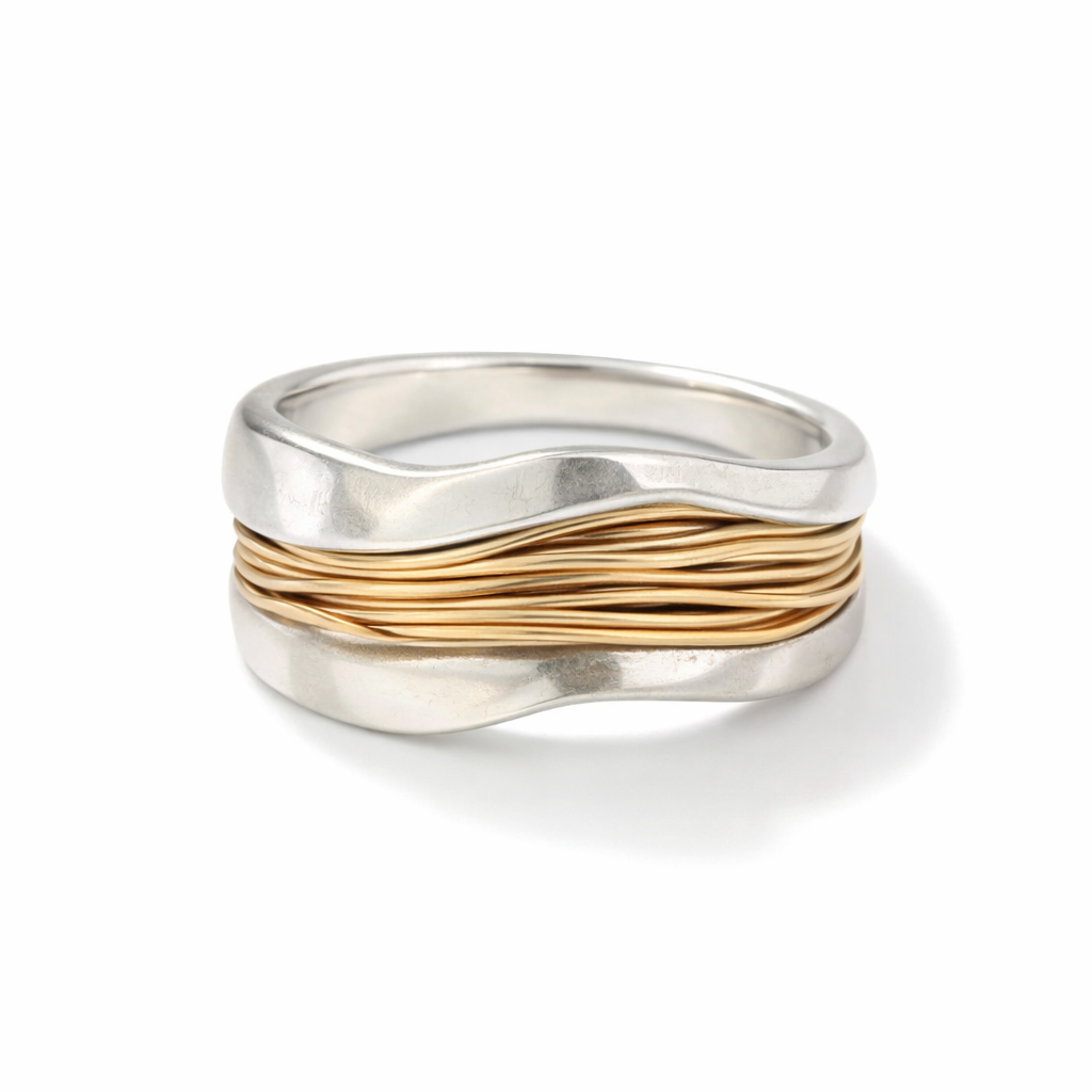 Entrelaçé - Bague en argent avec fil d'or