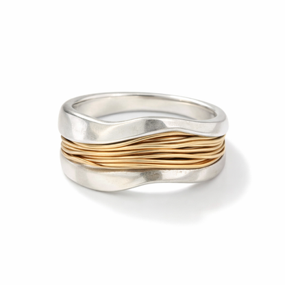 Entrelaçé - Bague en argent avec fil d'or
