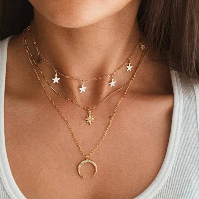 Luna | Collier Doré Élégant avec Motif de Lune Délicat