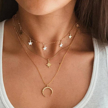 Luna | Collier Doré Élégant avec Motif de Lune Délicat