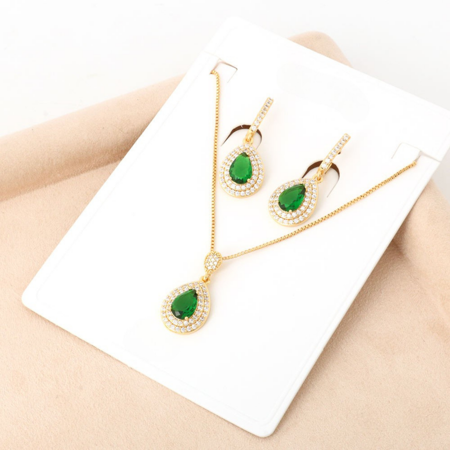 Ensemble collier et boucles d’oreilles ELINA