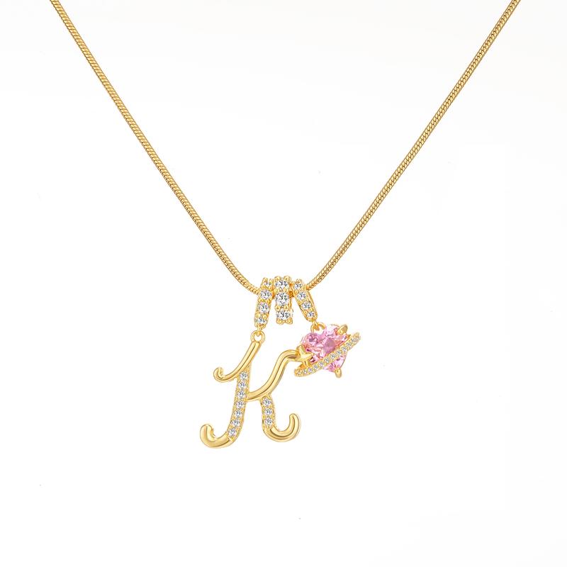 Collier avec pendentif cœur initial