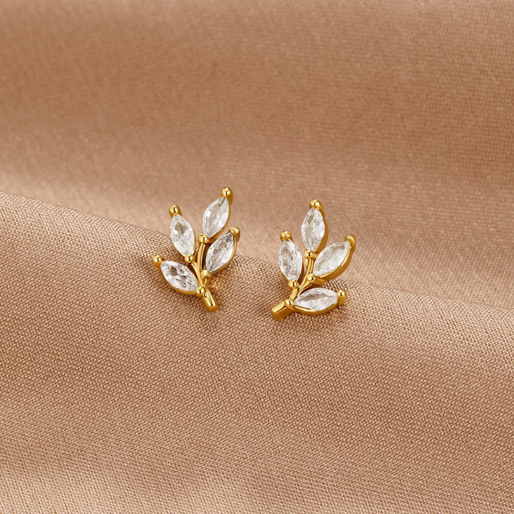 Clous d’oreilles feuille en cristal