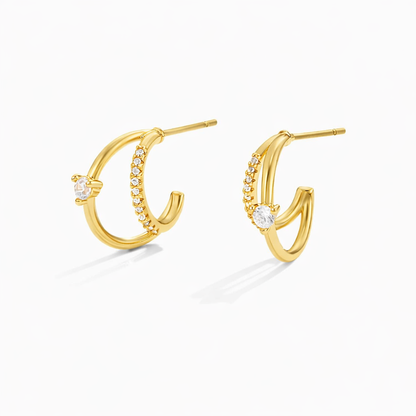 Créoles dorées superposées avec cristaux