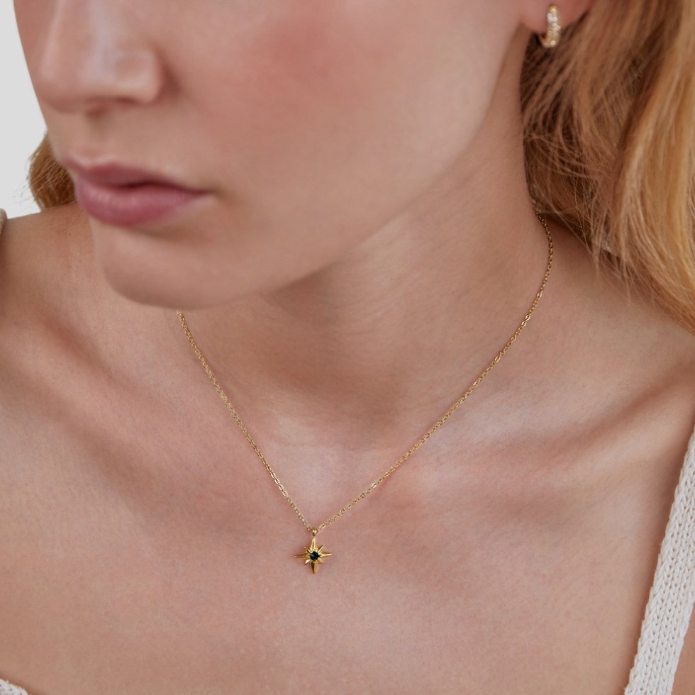 Collier Étoile Guide en Cristal Émeraude