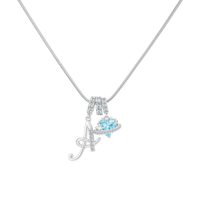 Collier avec pendentif cœur initial