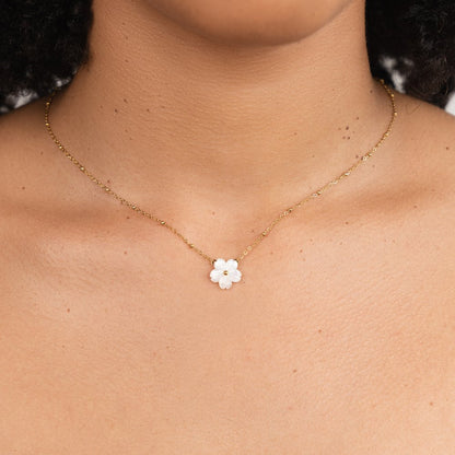 Collier Fleur Blanche Épanouie